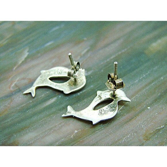 Sterling Silver 925 Dolphin Stud Earrings Small Kids Women Lightweight Pierced - Picture 6 of 7